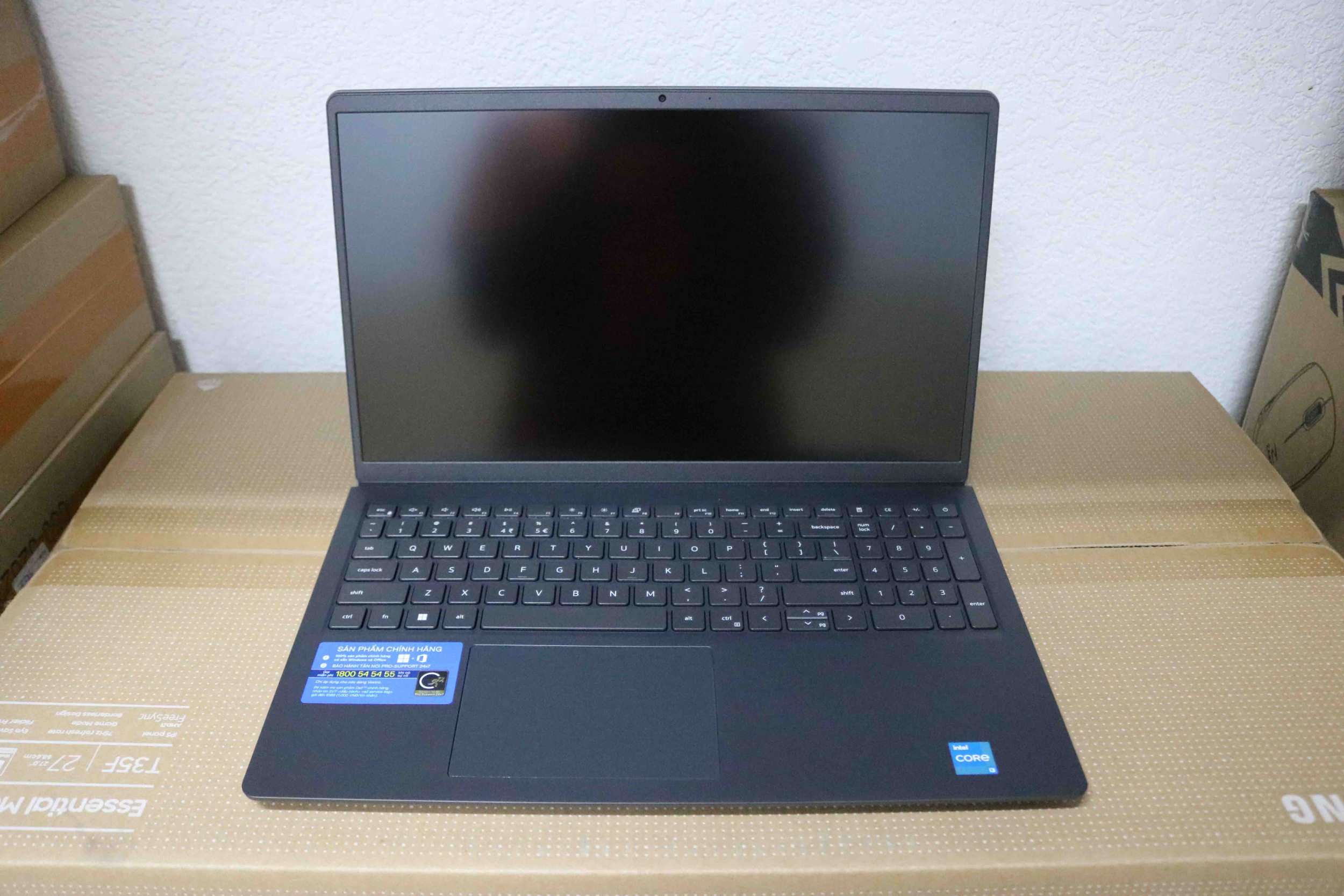 Hình ảnh chi tiết Laptop Dell Vostro 3520 (5M2TT2) - Ảnh số 2