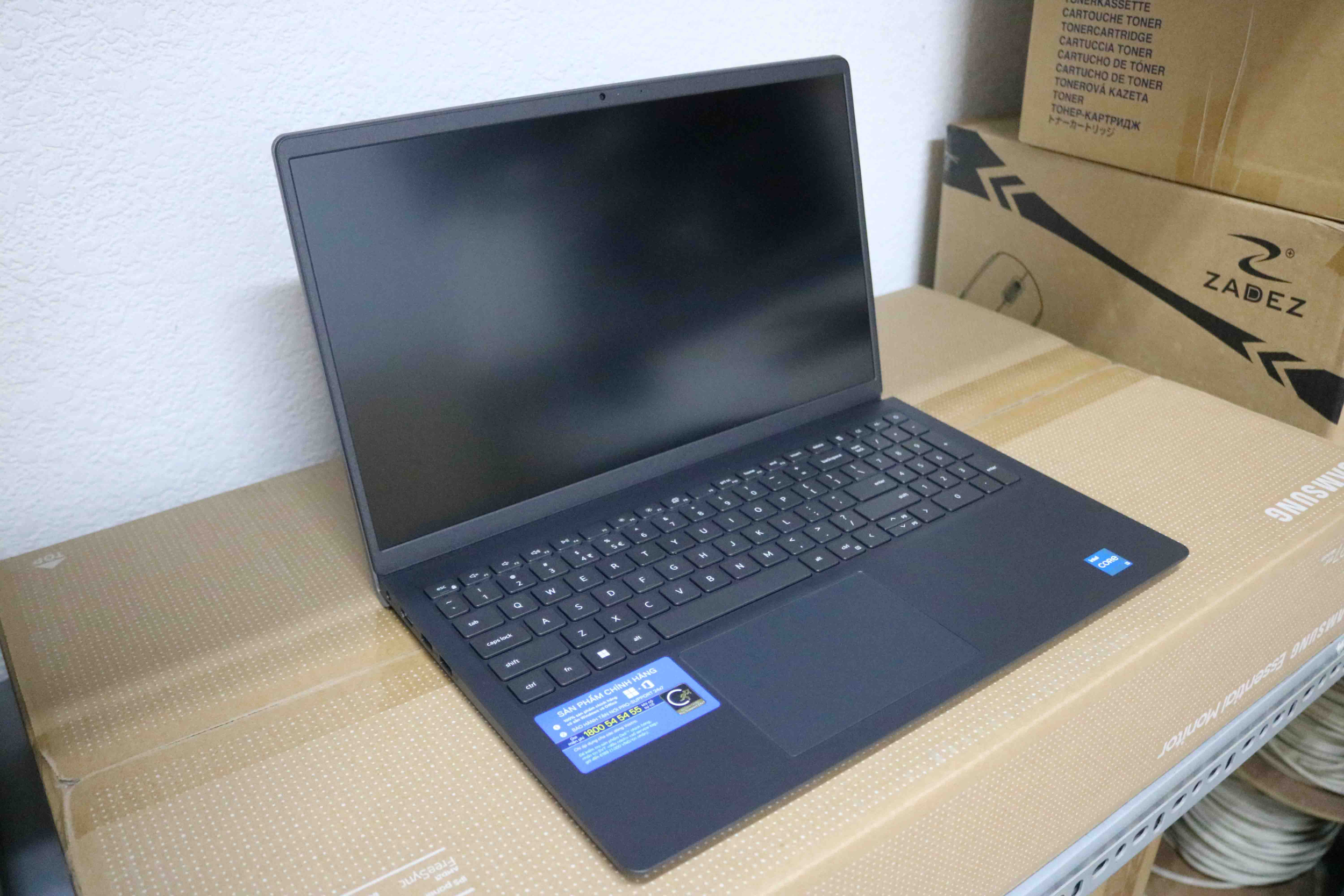 Hình ảnh chi tiết Laptop Dell Vostro 3520 (5M2TT2) - Ảnh số 3