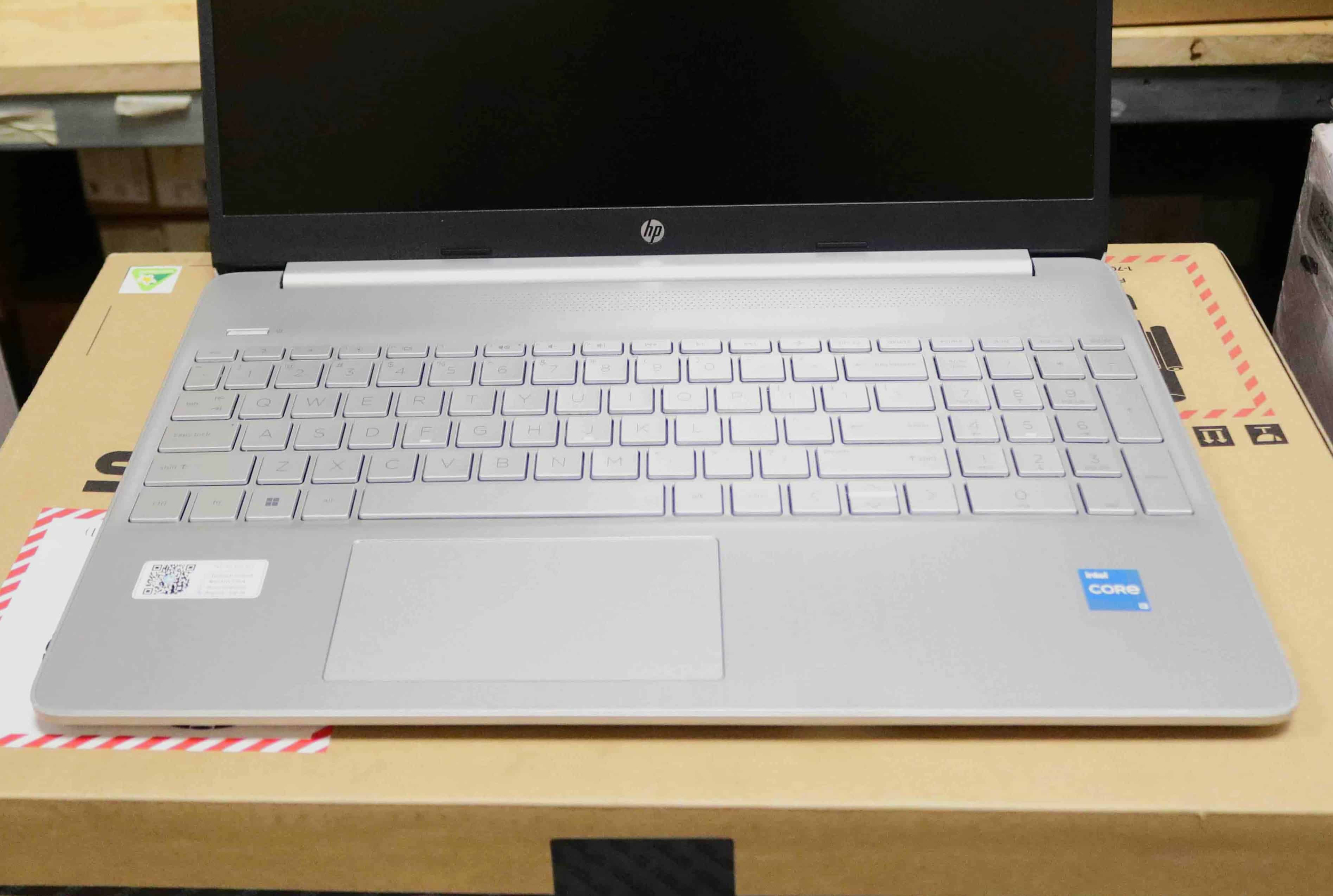 Hình ảnh chi tiết Laptop  HP 15s-fq5145TU I7-1255U/8GB / 256GB SSD/ 15.6INCH FHD/WIN11 /76B24PA - Ảnh số 2