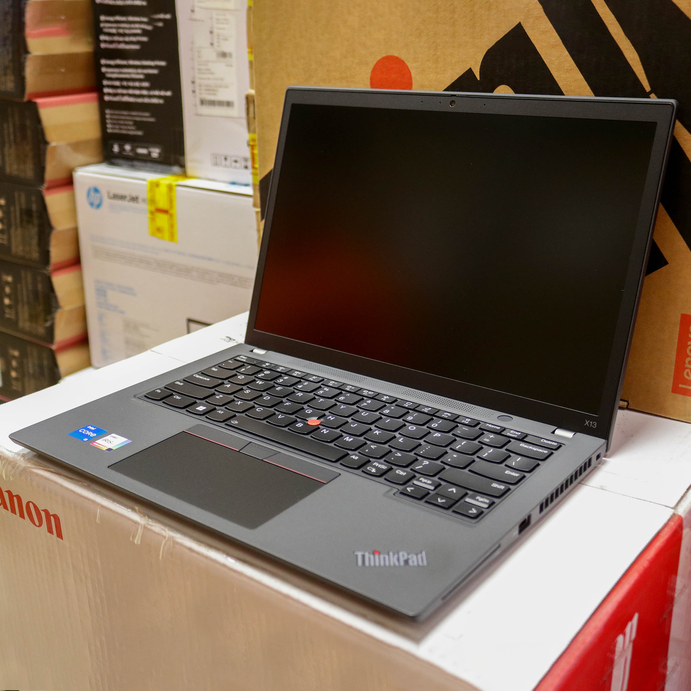 Hình ảnh chi tiết Laptop Lenovo ThinkPad x13 Gen 3 i5-1235U/ 8GB LPDDR5-6400Mhz/ 256GB SSD/ 13.3" WUXGA - 21BQS31S00 - Ảnh số 4
