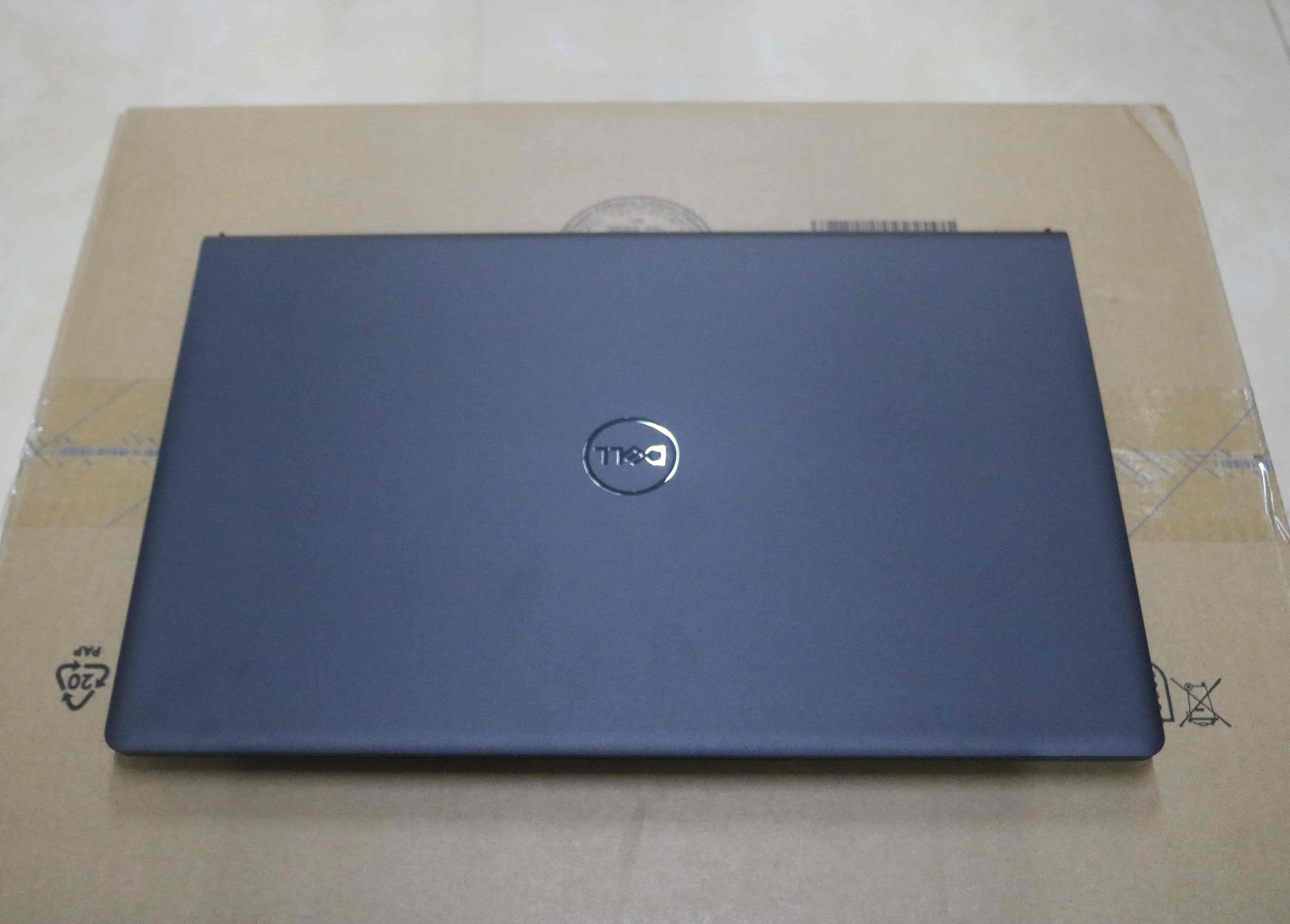 Hình ảnh chi tiết Laptop Dell Inspiron 15 3520 (71003262) - Ảnh số 2
