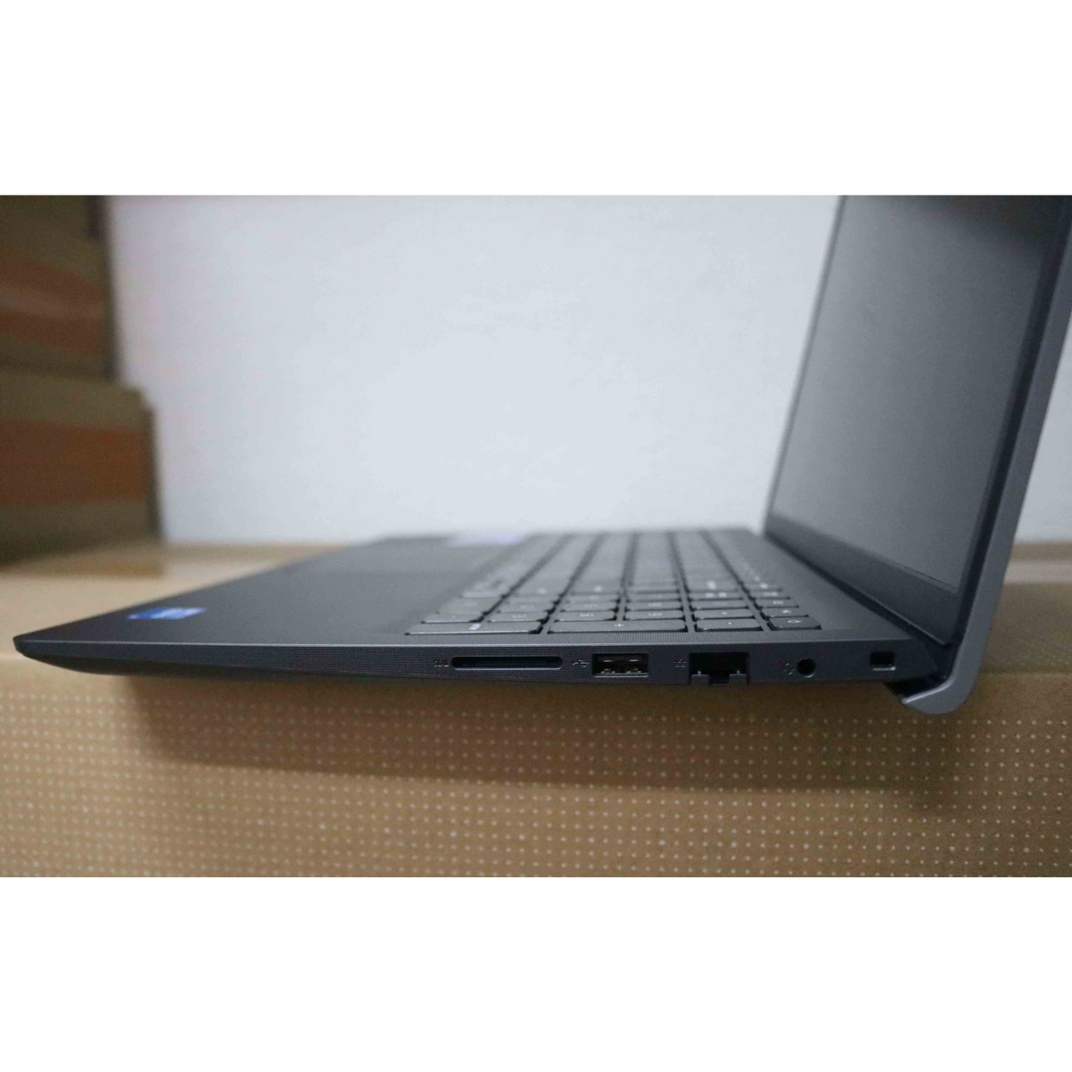 Hình ảnh chi tiết Laptop Dell Inspiron 15 3520 (N3520-I3U082W11BLU) - Ảnh số 3