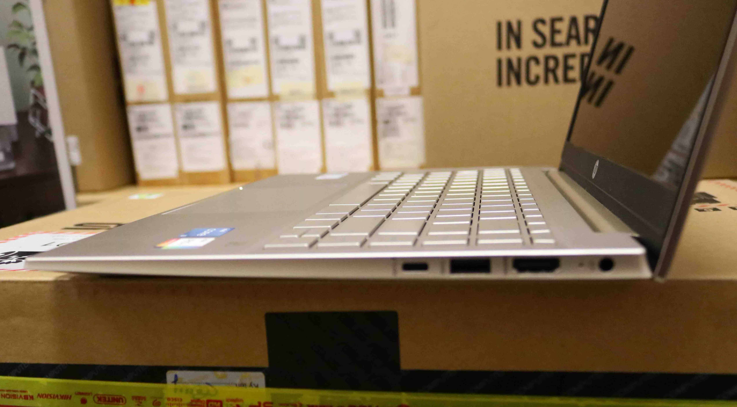 Hình ảnh chi tiết Laptop HP Pavilion 14-DV2073TU (7C0P2PA) - Ảnh số 3