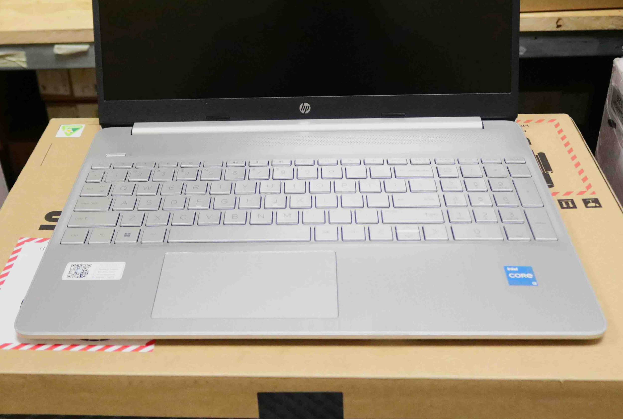 Hình ảnh chi tiết Laptop HP 15S-FQ2712TU (7C0X2PA) - Ảnh số 5