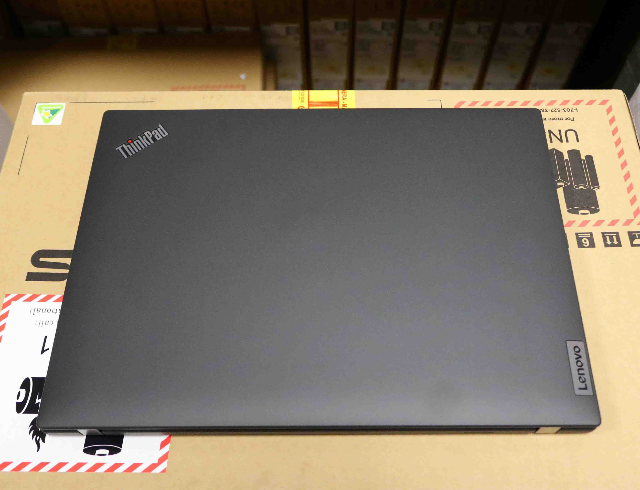 Hình ảnh chi tiết Laptop Lenovo ThinkPad T14 G3 (21AH008PFQ) - Ảnh số 5