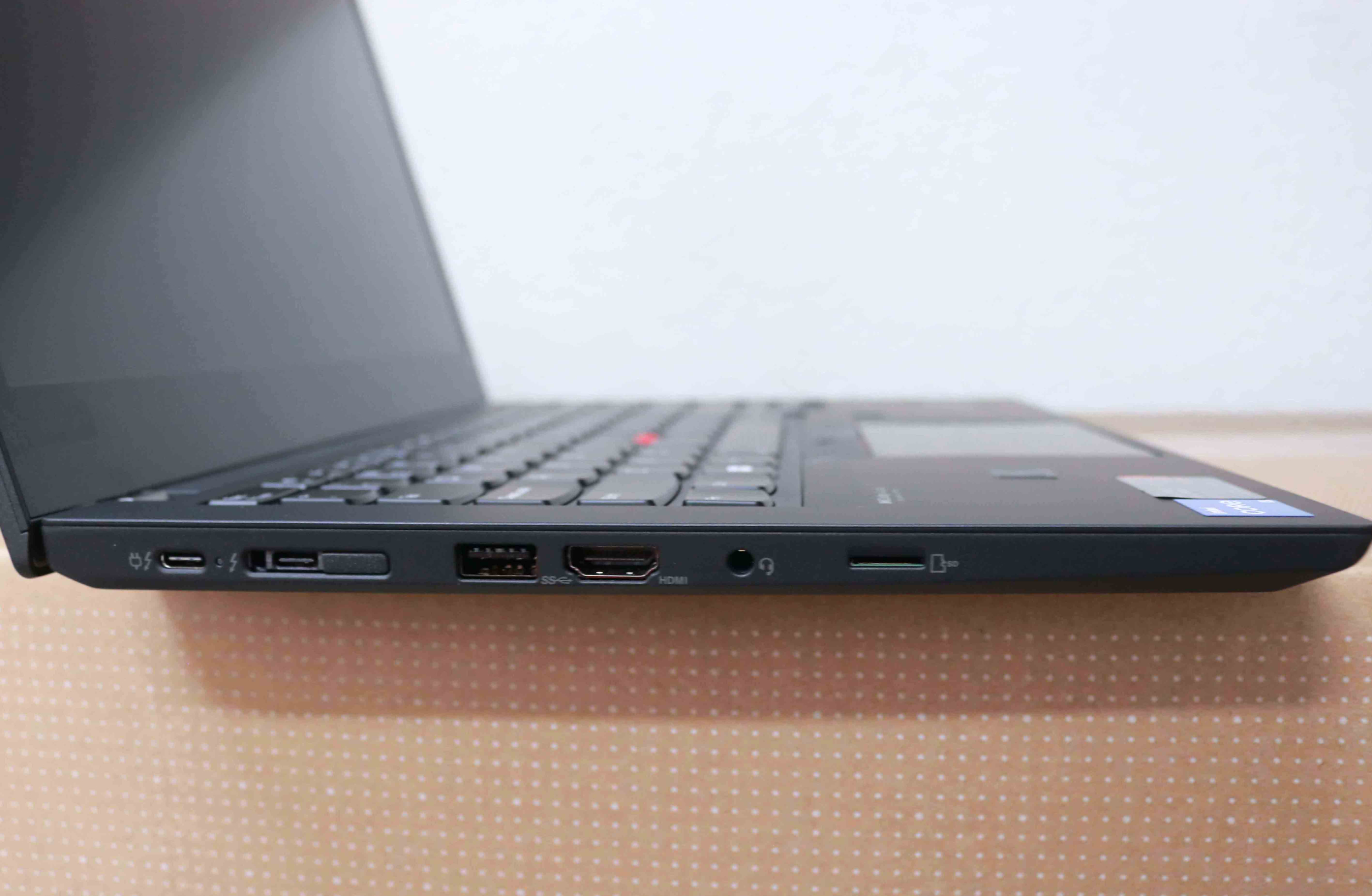 Hình ảnh chi tiết Laptop Lenovo ThinkPad T14 G2 Touch (20W0016GVN) - Ảnh số 3